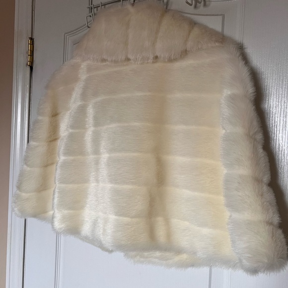 Faux fur jacket - Picture 5 of 6